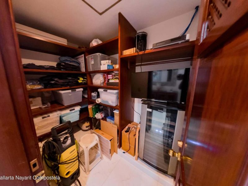 bodega punta iguana 17