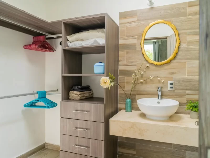 el-quelele-bano-closet-lavabo-espejo-dorado-01