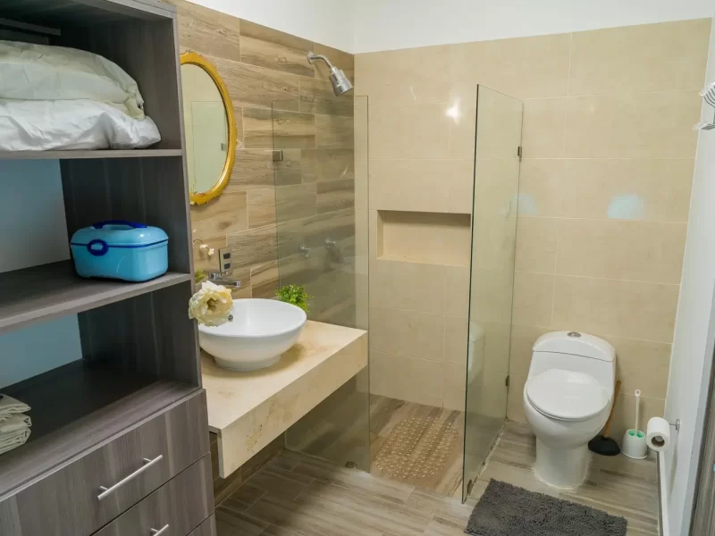 el-quelele-bano-regadera-vidrio-lavabo-02