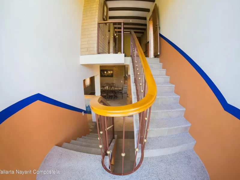 escaleras a primera planta y segunda casa la hermita