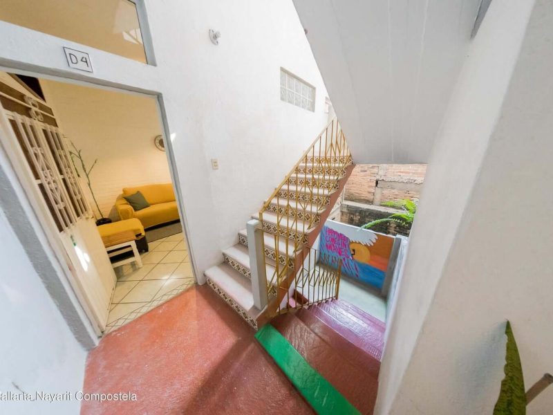 escaleras casa naranjo