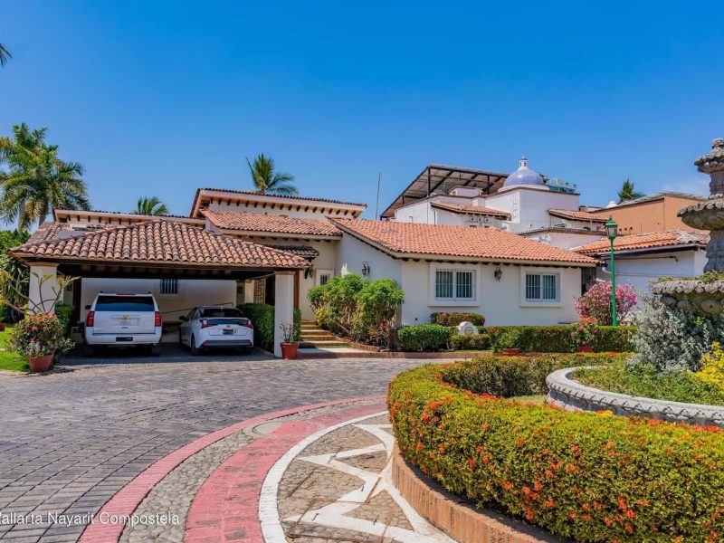 fachada principal punta iguana 17