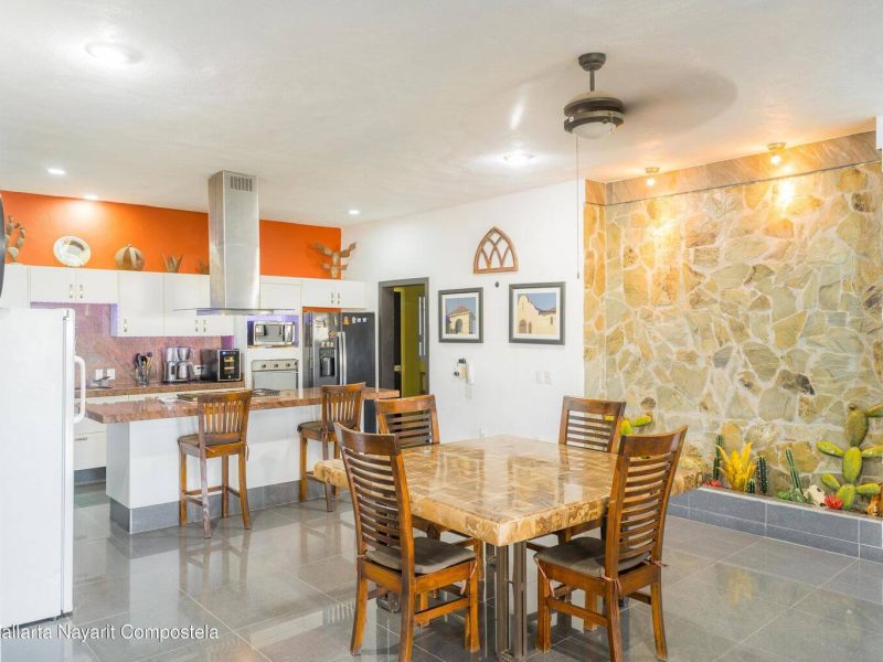 vista comedor y cocina casa la vista