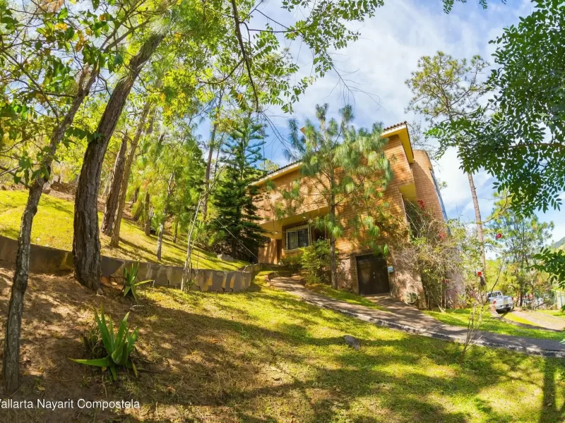 vista lateral casa la hermita